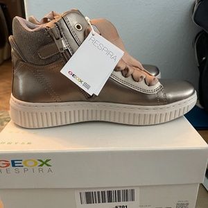 Geox Girls sneakers size US 5